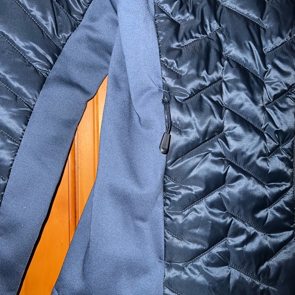 Jack Wolfskin Stormlock Navy Puffer Mid Layer/Jacket with Fleece Side Panels M - Picture 2 of 7